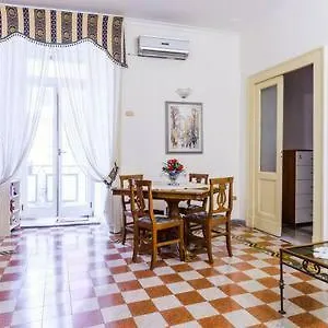 Casa Lillina A Toledo , Near Piazza Del Plebiscito Neapel